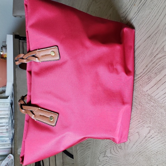 Bass Red Tote - Picture 2 of 8